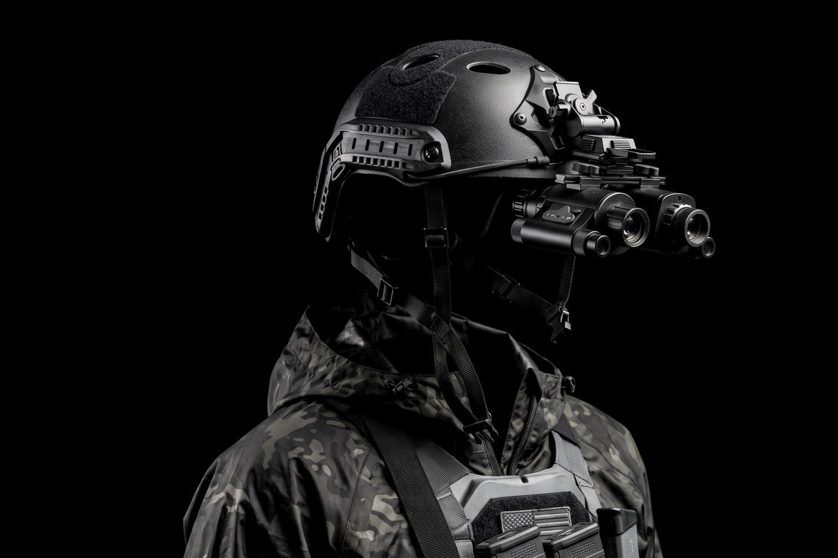 HEAT + VIPER bridge on a G24 mount on a black FAST helmet