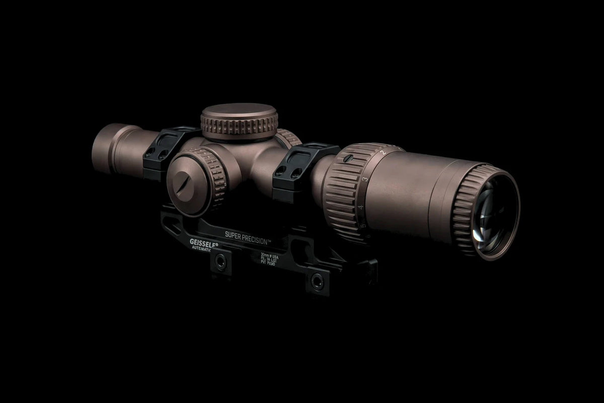 Night Operators RZ 1-6 in tan, clamped in the black Geissele Super Precision 30 mm mount, on black